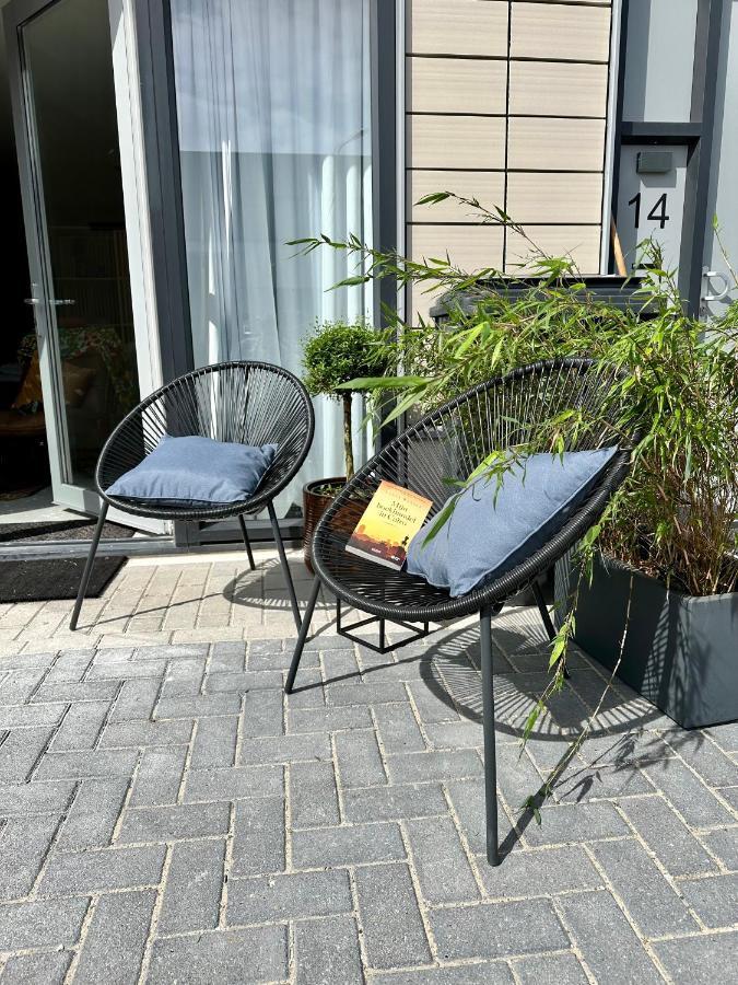 Luuma Studio's -private Parking- *